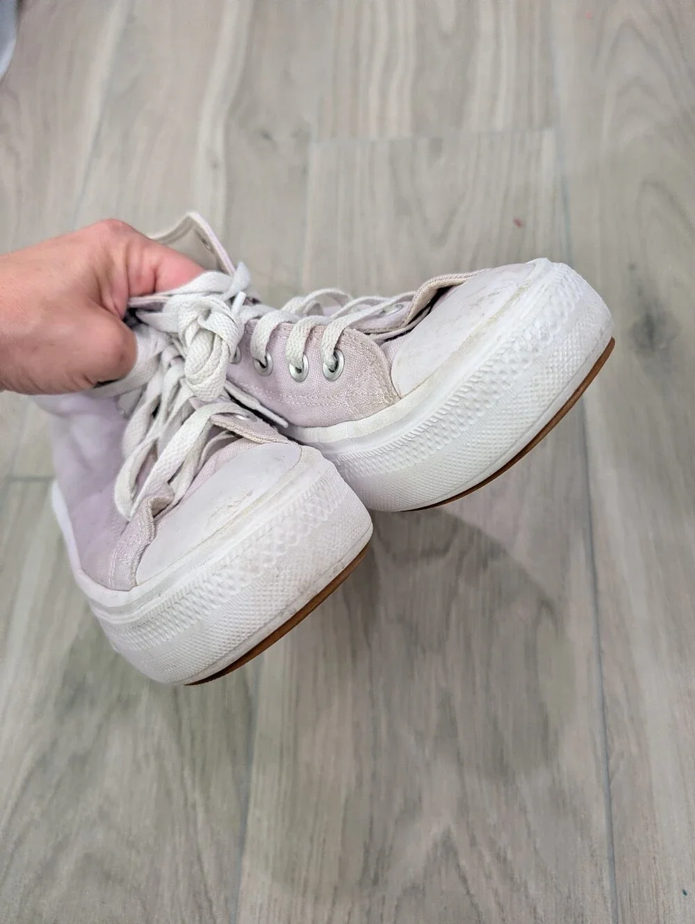 Chuck Taylor Move Platform Sneakers Size 8
